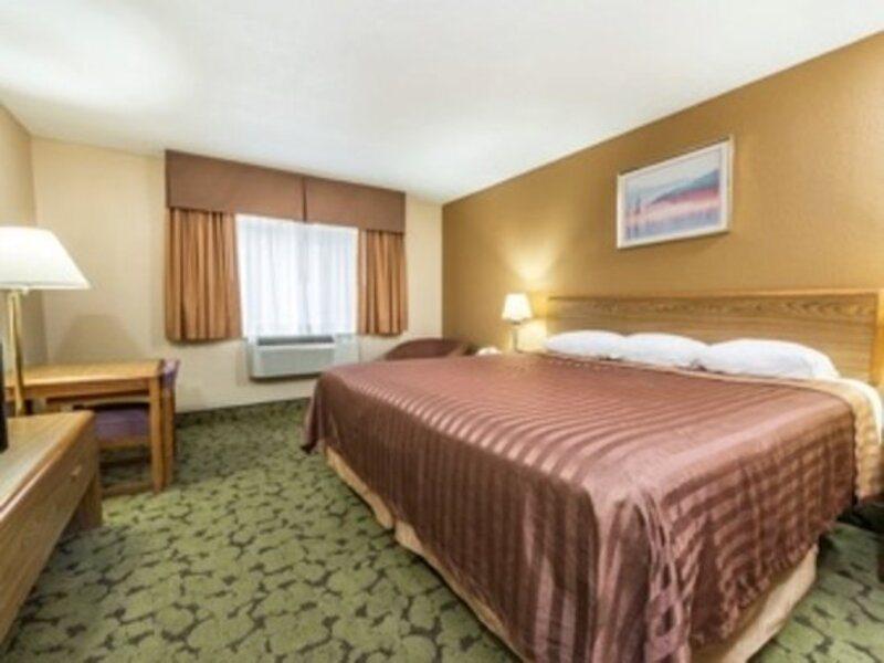 ทราเวลลอดจ์ บาย วินด์แฮม บลูมมิงตัน Hotel ภายนอก รูปภาพ