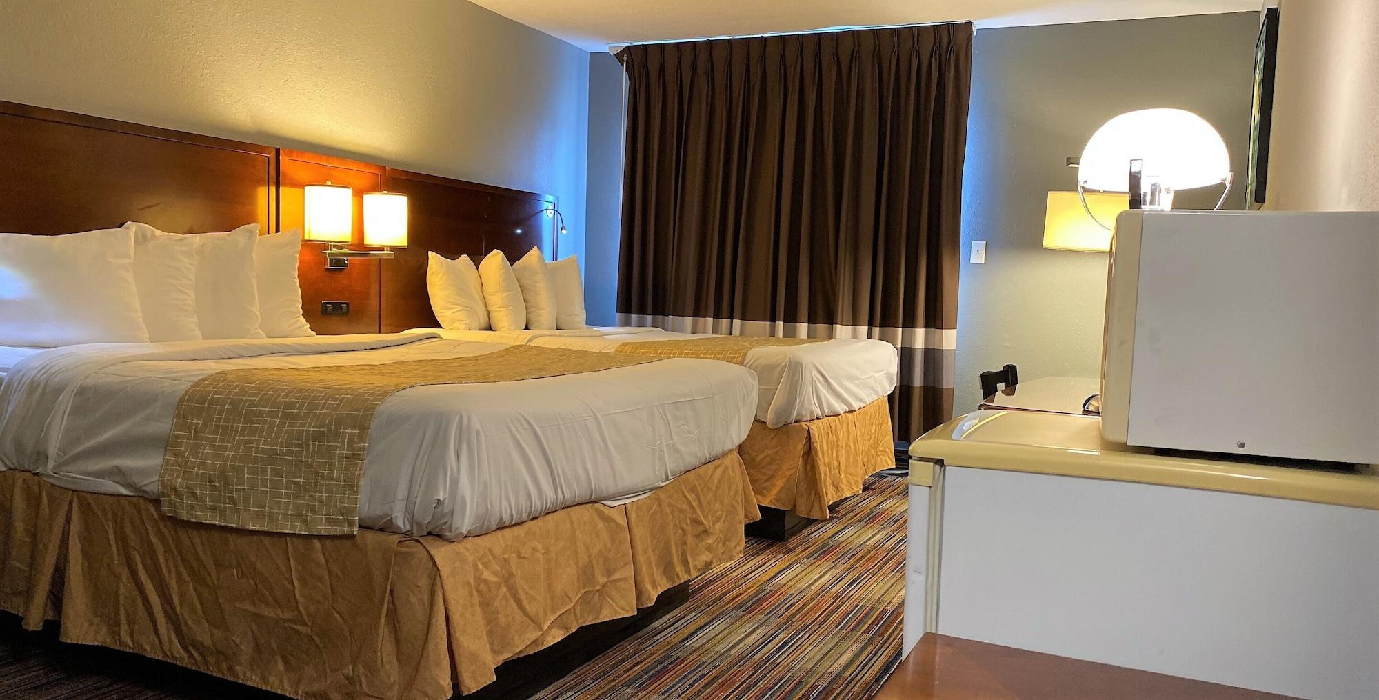 ทราเวลลอดจ์ บาย วินด์แฮม บลูมมิงตัน Hotel ภายนอก รูปภาพ