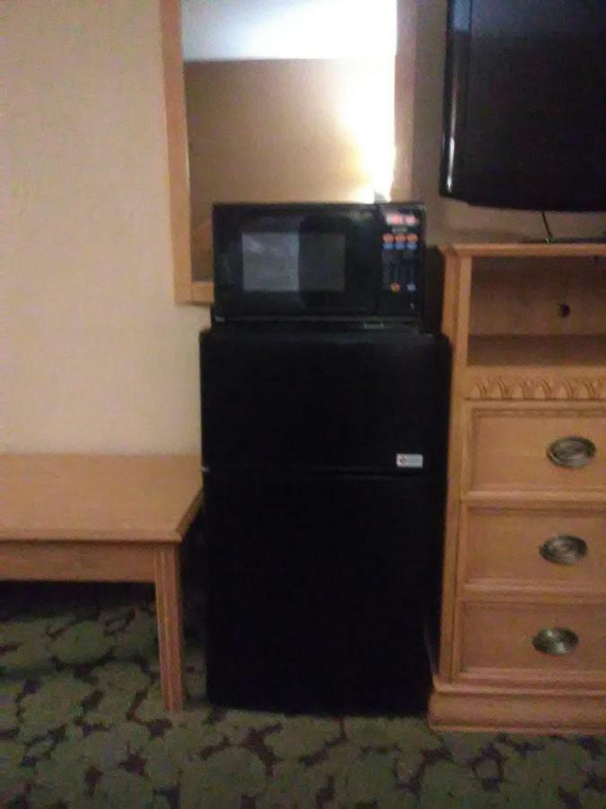 ทราเวลลอดจ์ บาย วินด์แฮม บลูมมิงตัน Hotel ภายนอก รูปภาพ